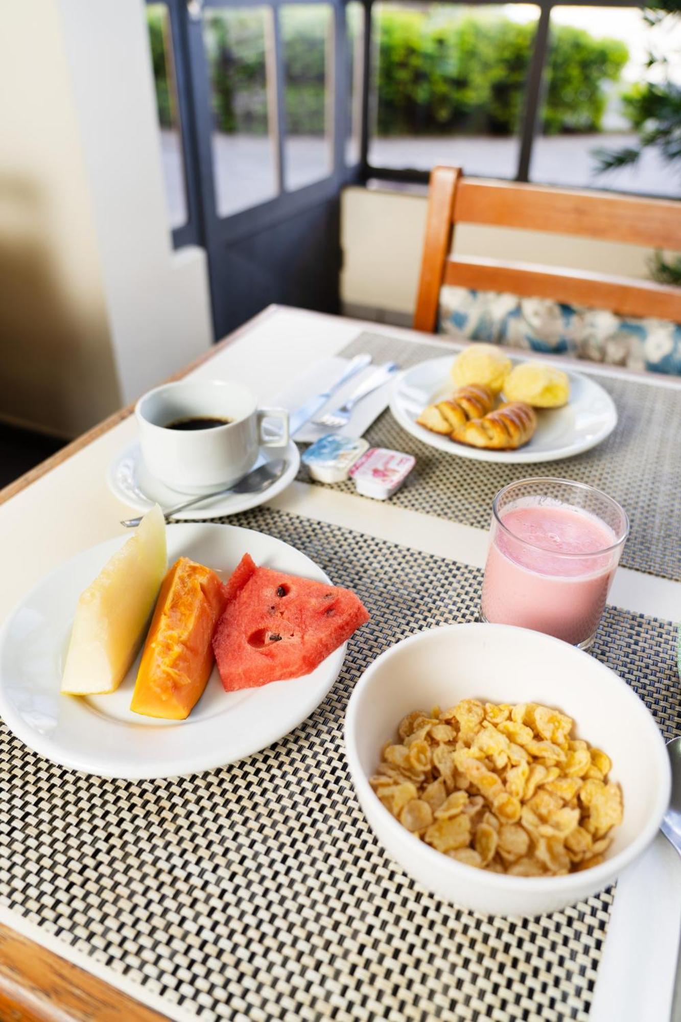 Itapetinga Hotel Атибая Екстериор снимка